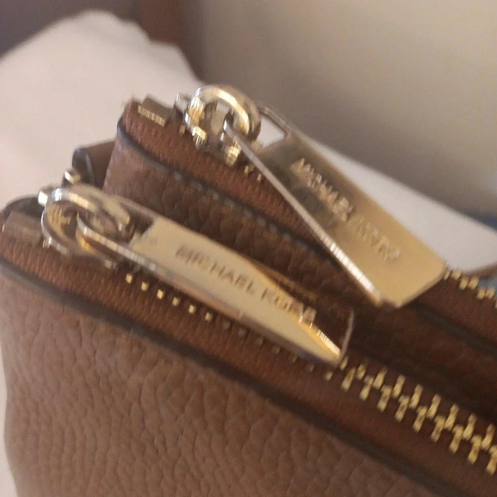 Michael Kors Crossbody Purse 9x6x4.5